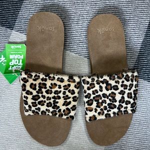 Toms cheetah slides new with tags size 9